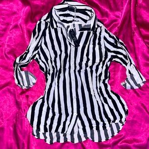 NWT Nordstrom Rack Striped Top 🖤